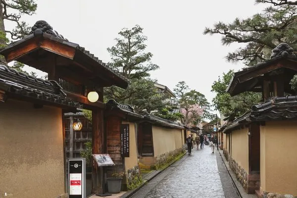 星野集团OMO5金泽片町连住三晚 加贺棒茶茶泡饭、夜沙龙与武士宅邸散步 20 ▲▼金澤OMO5金澤片町住宿與周邊散策。(圖/《Ean部落閣》授權提供)