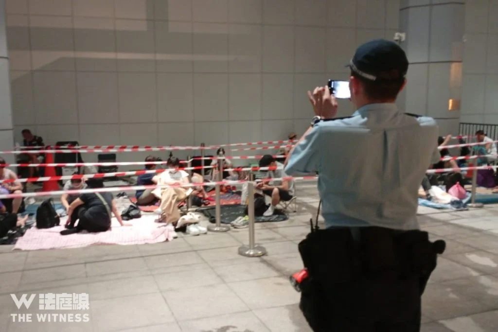 实时更新|黄之锋被控串谋勾结今答辩判刑 逾30人通宵排队轮候旁听筹 7 485331382c5f3f9dbe0fc59bd1beb6dca95a66febad3e5d065ae7d863d236efe article