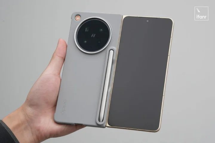 折叠屏 iPhone 永远不该配手写笔|硬哲学 12 Image