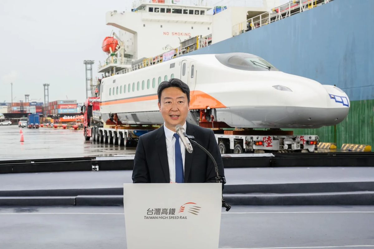 高铁要涨价了?新车N700ST抵台 史哲抛震撼弹:这时正式营运「同步检讨票价」 9 對於高鐵未來發展,陳世凱提出3項要求,包括維持運輸安全、提高運能與運量,以及讓旅客真正「坐到滿意」。(交通部提供)