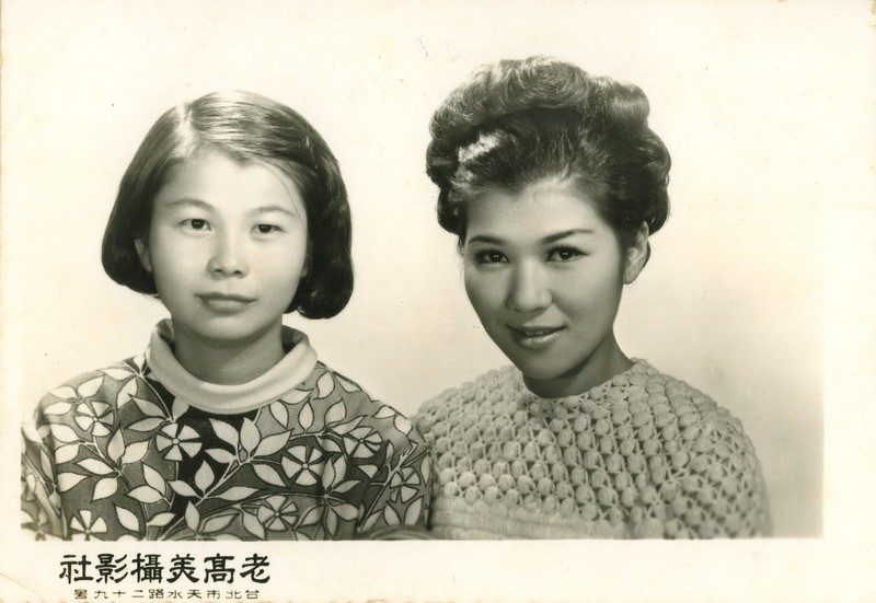 葉金杏（左）和影星陳淑貞（右）合影。（照片提供／葉金杏）