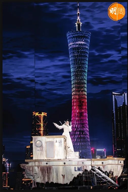 杨千嬅广州开唱中暑头晕 坐地唱完全场大合唱打气 10 4977e439190033550bca7628517b841ac5b831b105854335ea4db0419805269c article