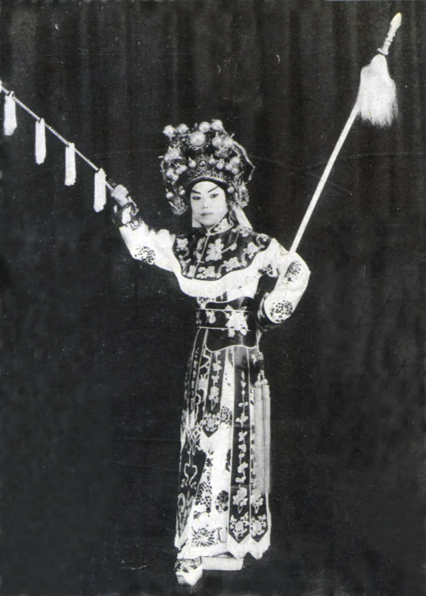 “银杏并蒂”的《三美史》——见存最早的越剧演出说明书与1938年姚水娟改革 2 4991e18ba958af1400cc4c06523e843c8d07bfa59cee37d8a47d4cf42ac61d21 article