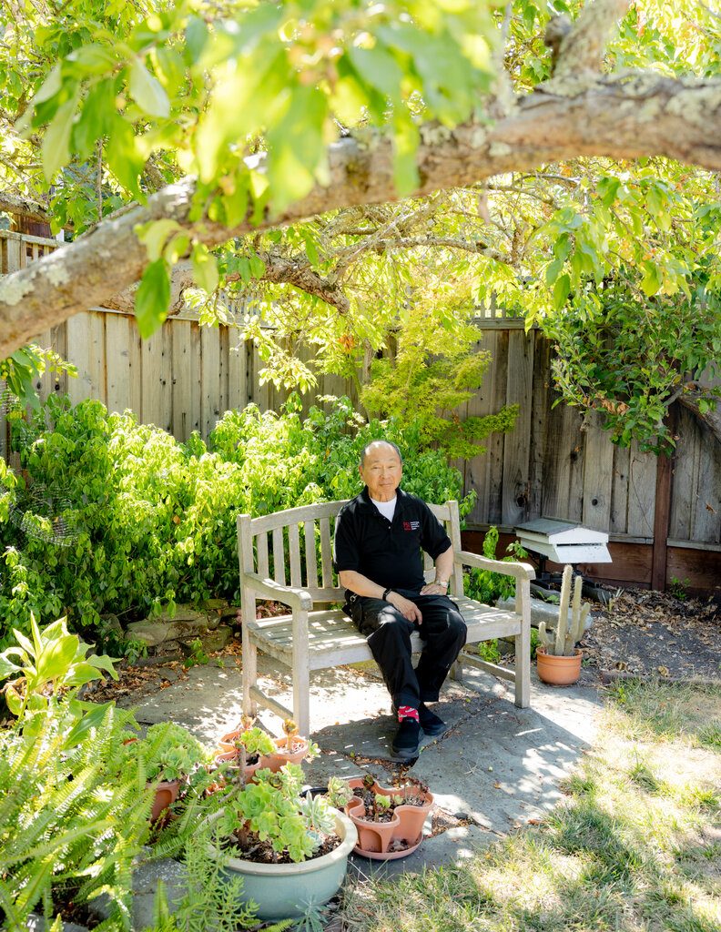 福山回应历史终结争议 谈及父子政治立场转变 2 福山说:“我曾是新保守主义小圈子的一员。”后来,他因伊拉克战争和2008年金融危机与新保守主义彻底决裂。