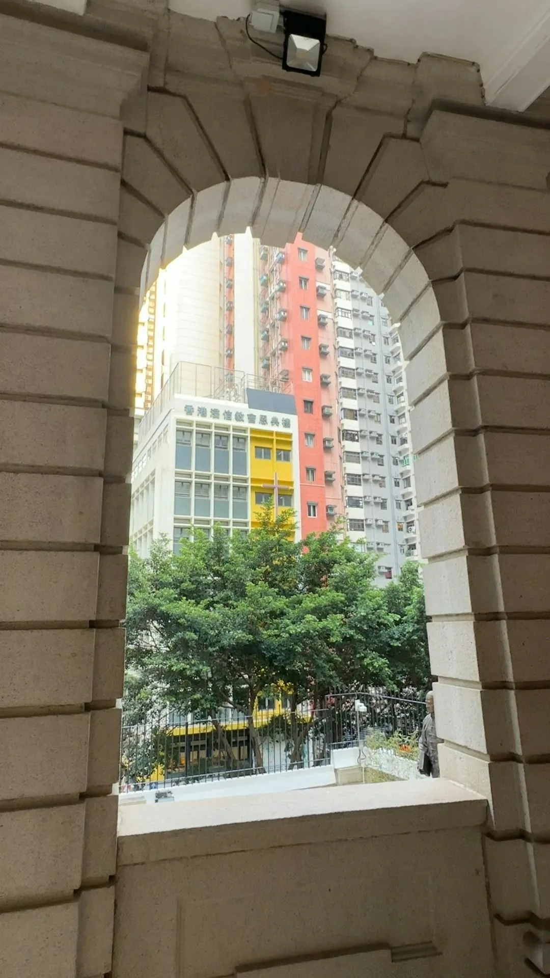 巴洛克風弧形陽台。（何加祺 攝）