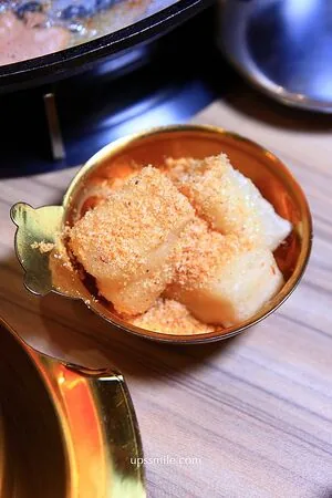 ▲▼豬先生韓式燒肉鍋物吃到飽的環境與餐點。（圖／《UPSSMILE向上的微笑萍子》授權提供）