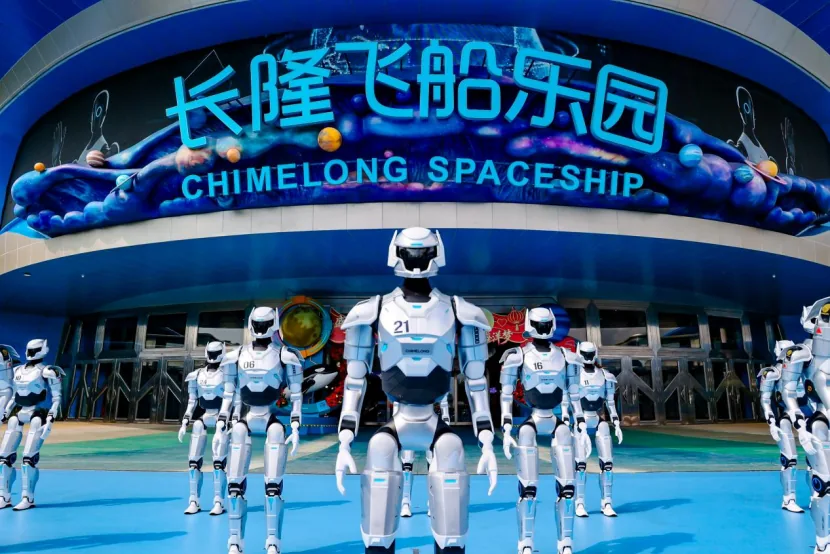 机器人国庆期间扎堆进景区,商业化算账仍未跑通 1 5304763b98e5b534bdacd493c6ad81ee29d43b3858a33707c9baa980e8cc73a9 article