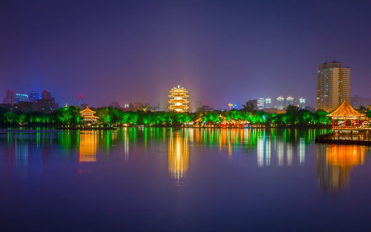 山东文旅观察 | 大明湖萨克斯吹出流量,济南三重密码留客 1 53abdbce436727bacd0687f5f01c2ec5142418100a87895210dc6282e05a91a1 article