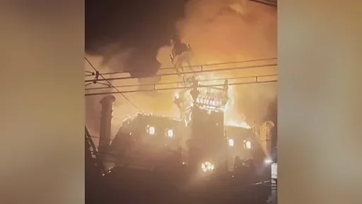 法国抗议爆发暴力冲突、抢劫、建筑物起火,逾千人被捕 2 54ff3eb5369fc6ef1ef61ce70e31f3bc0b0a8f0f3331ec89319e35453b5de43e article