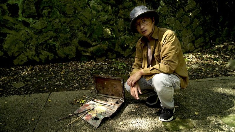 父亲遭控匪谍枪决 李哲洋一生颠沛 儿子拍片抢救史料 16 紀錄片導演李立劭與父親李哲洋早年使用的畫具。(圖片提供/公視紀錄觀點《獨奏者之舞》)
