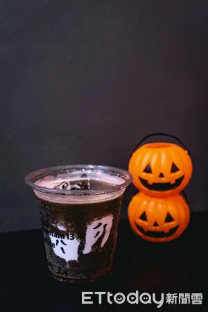 有趣万圣节市集10/31登场 跨界响应白昼之夜「营业到凌晨2点」 3 ▲Mountain 13 Coffee Roaster「幽靈氣泡咖啡」。(圖/有趣市集提供)