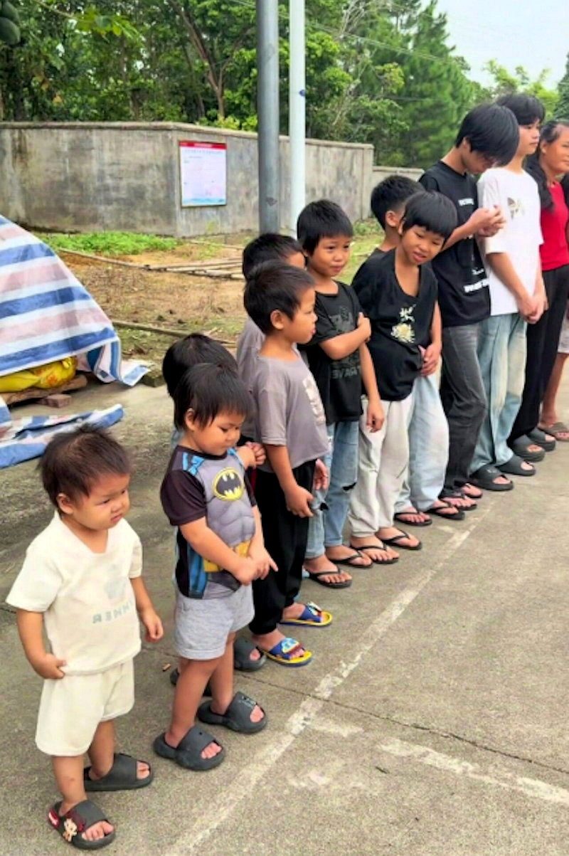「人多不怕被欺负」 广西夫妻生13孩 最大22岁最小2岁 1 廣西欽州一對中年夫婦生育13名子女,最大22歲最小2歲。(取材自大河報)