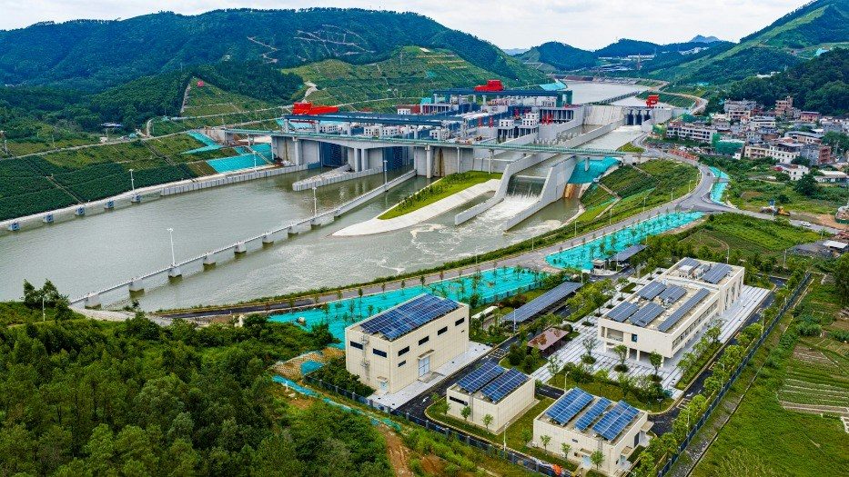 平陸運河馬道樞紐，青山環抱，以省水技術保障航道暢通。（視覺中國/當代中國授權）