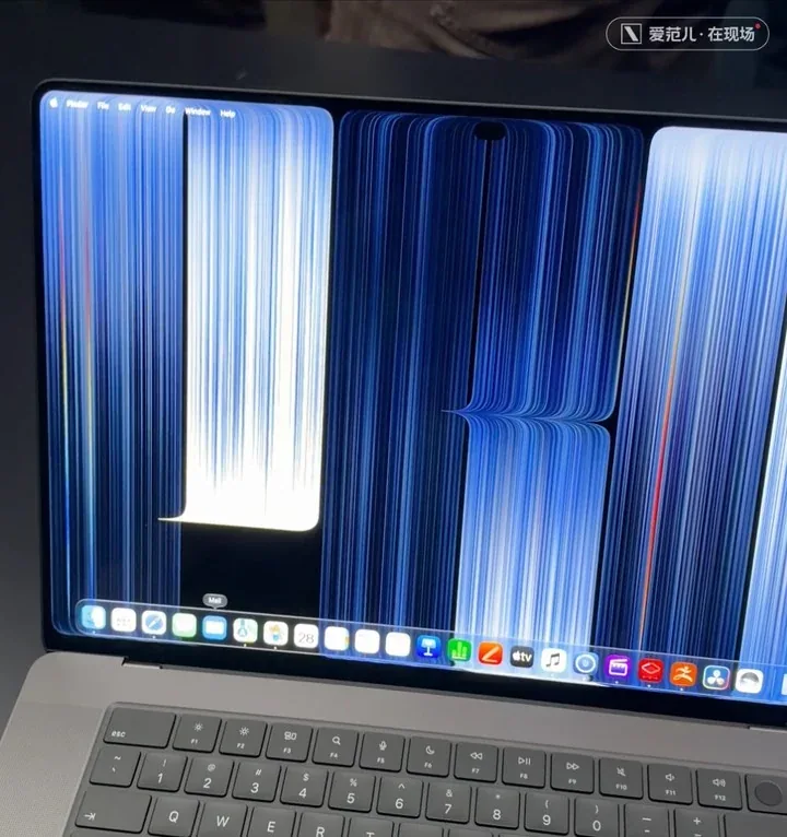 触屏 MacBook Pro 上手:机身减重,发光苹果标回归,转轴没到「很稳」 8 5e9347e57caaad3f219f01c5fd57ae14c8ba7a1bb966e2dda9467df5328aa753 article