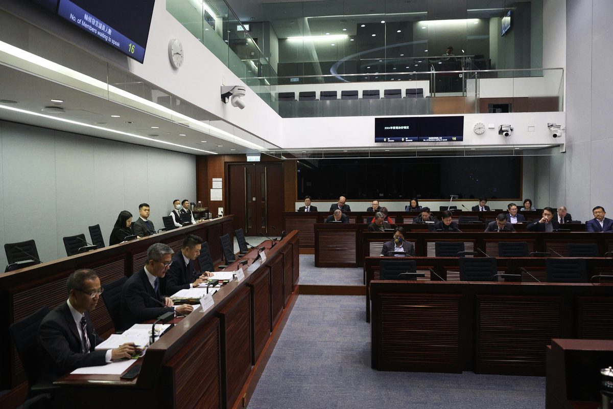 立法会告别「打仗」让新丁掌委员会 老鬼嘱勿做指挥灯|政圈风声 1 立法會保安事務委員特別會議。(歐嘉樂攝)
