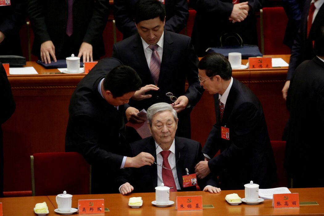敢于说真话的铁腕总理:中国民众如何悼念朱镕基 2 2017年,朱镕基在北京。