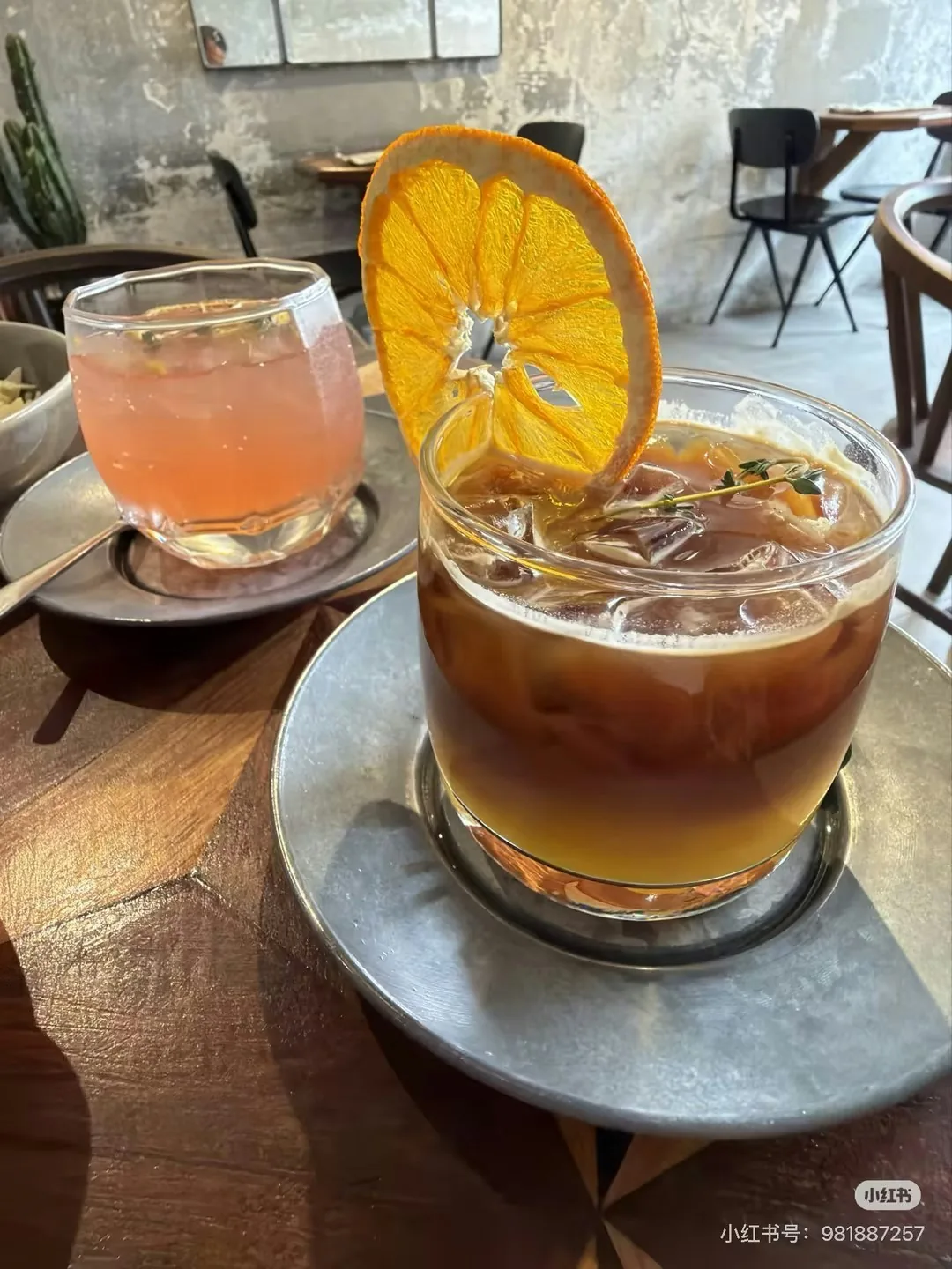 元朗Cafe推介9大|世界级虹吸咖啡+锦田日系榻榻米 1间班戟必试 6 推介橙啡。(Sasa125@小紅書)