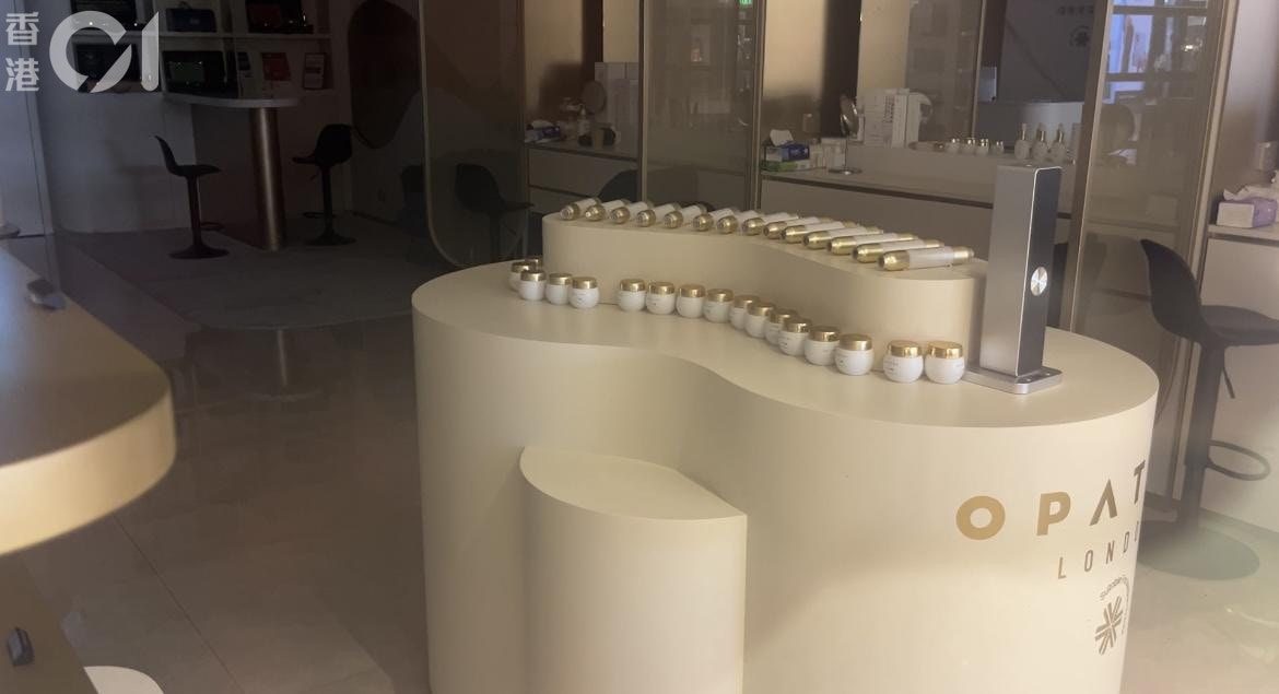 Opatra London的元朗YOHO Mall分店8月16日停業。（資料圖片／賴卓盈攝）