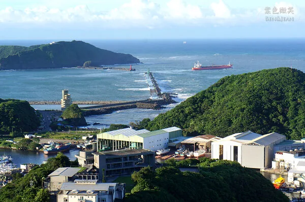 宜兰追日出好去处 南方澳制高点观景台,渔港跨海大桥尽收眼底 8 ▲▼南方澳觀景台遼闊海景。(圖/《紫色微笑 BEN JEAN 饗樂生活》授權提供)