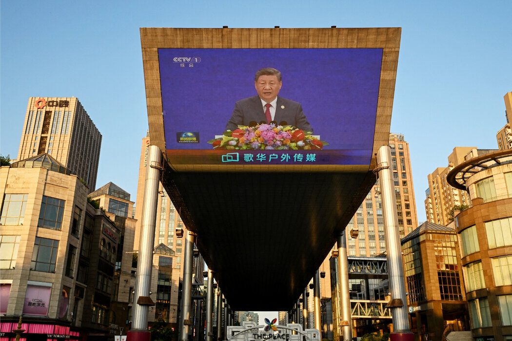 中国领导人习近平7月在一场人工智能会议上表示，各国应通力合作，“确保人工智能始终处于人类控制之下”。