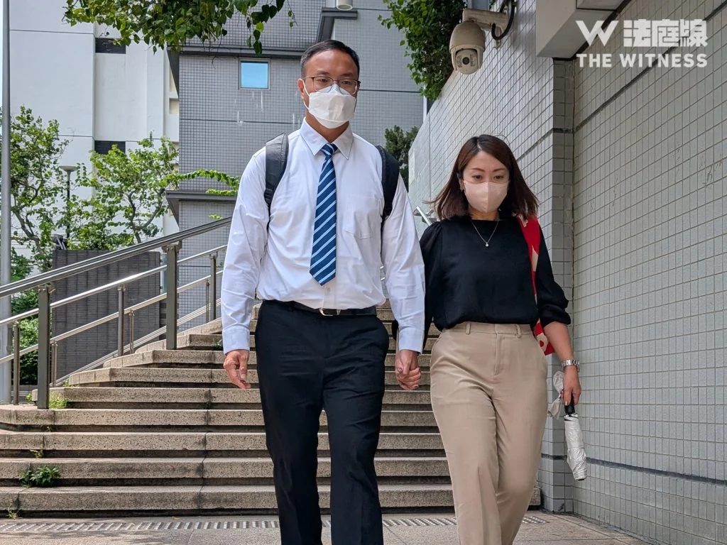 警员否认警署内非礼女报案人 辩方质疑事主无缩开、喜欢被摸 官裁表证成立 1 被告伍嘉威
