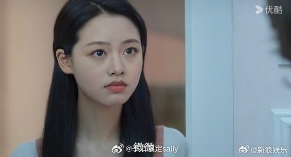 郑爽戏份AI换脸王朱悦 《微微一笑很倾城》改名重上架引两极反应 2 ▲▼《微微一笑很傾城》AI換臉鄭爽!女主角變成王朱悅。(圖/翻攝自微博)
