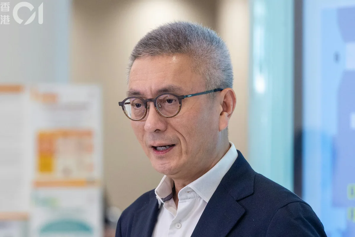 启德医院首日迎病人 交通痛点浮现:美孚来需55分钟 8 九龍中醫院聯網總監、啟德醫院行政總監張復熾。(湯致遠攝)