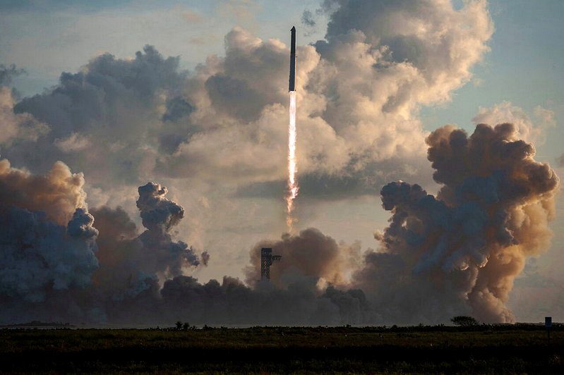 SpaceX星舰第14次试飞升空