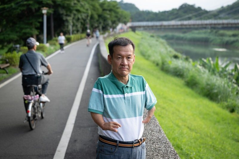 沙利窦迈药害60年 台湾3位「沙儿」的生命故事 17 王挺傑因為藥害之手,當年在台找不到工作而赴美40載。他在4年前由美國教職退休返台,「要把當年在台灣沒過完的日子過完。」(攝影/謝佩穎)