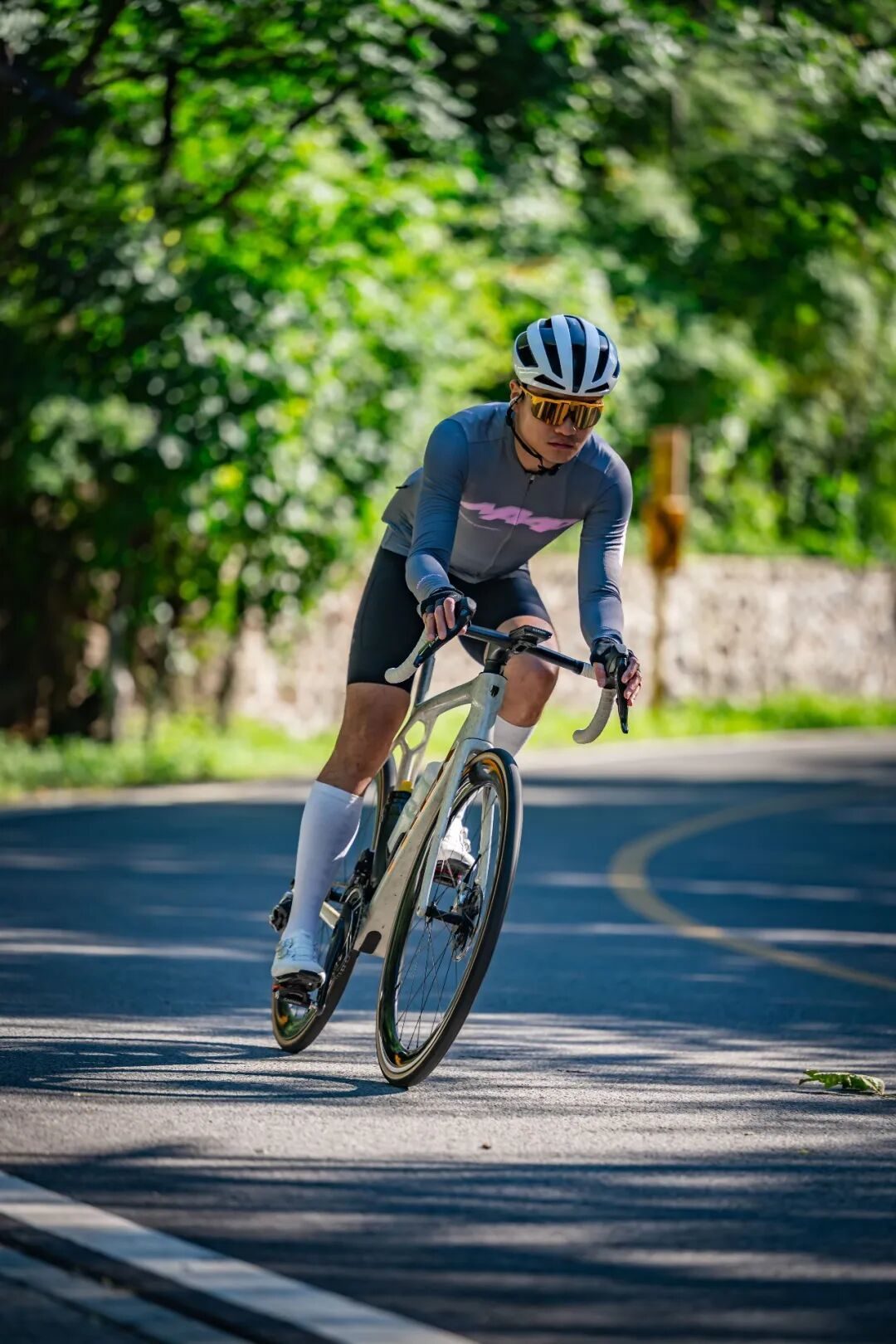 最值得买的顶级公路车?TREK 八代 Madone 评测 24 7e8e0f2b10e81e75e749362e4d4e3f87ac0a78bfa6dc49c0f6a3de30e9625cd1 article