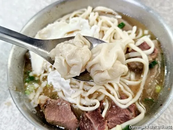 ▲▼台北大安古亭潮州街林記牛肉麵的半筋肉麵與免費加湯。（圖／《DARREN蘋果樹旅遊玩樂誌》授權提供）
