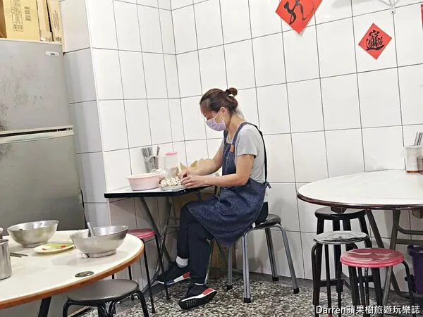 ▲▼台北大安古亭潮州街林記牛肉麵的半筋肉麵與免費加湯。（圖／《DARREN蘋果樹旅遊玩樂誌》授權提供）