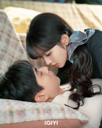 田曦薇低胸婚纱「手拿生菜当捧花」 过劳晕倒被胡一天公主抱放闪 8 ▲《天才,女友》由田曦薇、胡一天主演。(圖/iQIYI愛奇藝國際版提供)