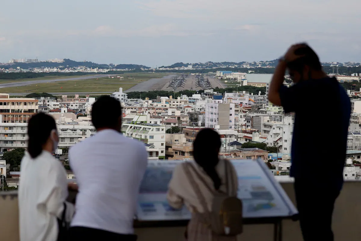 美国海军陆战队位于冲绳宜野湾市的普天间航空站(资料照片,2021年10月24日)