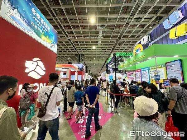 ITF台湾国际旅展11/6登场 日本馆252摊创新高、门票仅售两天 1 ▲2025ITF台北國際旅展今(9日)人潮。(圖/記者彭懷玉攝)