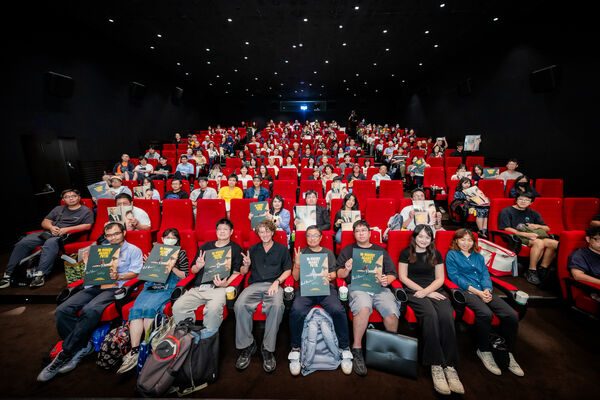 奥斯卡纪录片导演冒坐牢险拍片 访台秀中文获影迷送车票 3 ▲《反對普丁的無名先生》導演大衛博斯,來台出席首映會。(圖/佳映娛樂提供)