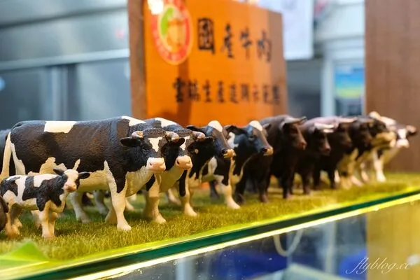 曾获必比登推荐的尚牛二馆搬北屯 温体牛钻石肉角有嚼劲 3 ▲▼台中北屯尚牛二館溫體牛肉鍋、牛肉盤與牛筋鍋底。(圖/《飛天璇的口袋》授權提供)