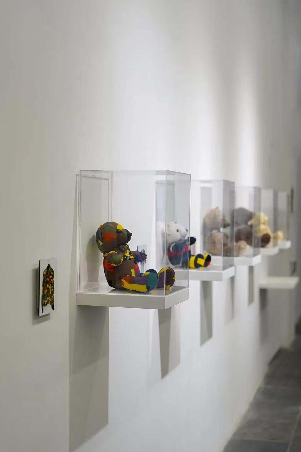 上海多伦现代美术馆“将死亡带回生活”展 讨论如何面对死亡 8 8e158a5f0e6046ce413c297e97ec602e7dafee5b04490ffc17a0a4629a52cf4c article