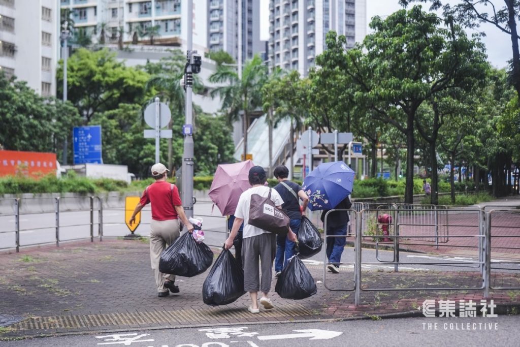支联会案裁决.庭外|一排队女子被指怀疑衣服有煽动意图 被带上警车押走 6 8f11ad17a830ebec8e939129d66baf69776b3c1c6606b39d91074bddca9f711b article
