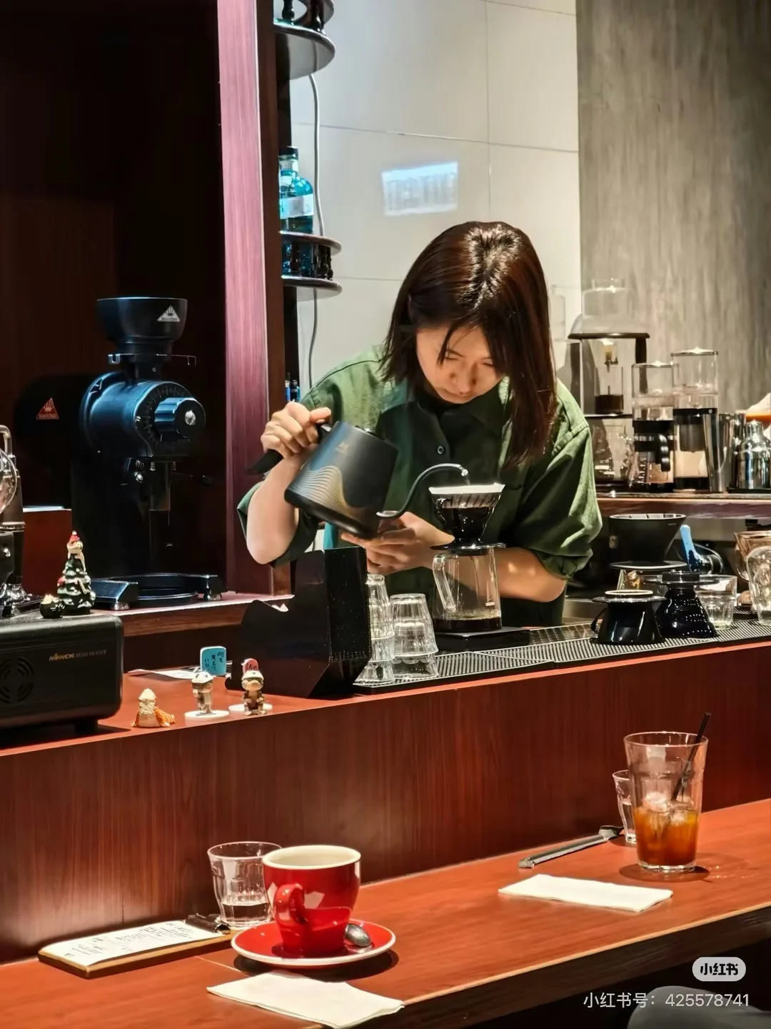 元朗Cafe推介9大|世界级虹吸咖啡+锦田日系榻榻米 1间班戟必试 3 手沖咖啡。(六子@小紅書)