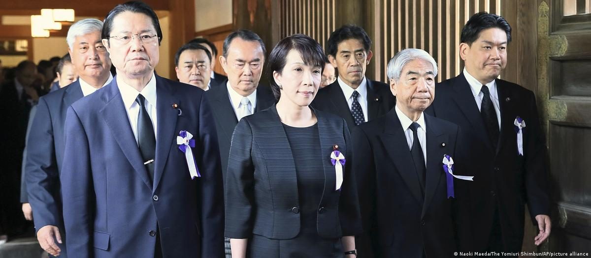 日本战败81周年:日防卫大臣参拜靖国神社引中韩强烈抗议 1 图为2014年高市早苗在东京千代田区参拜靖国神社