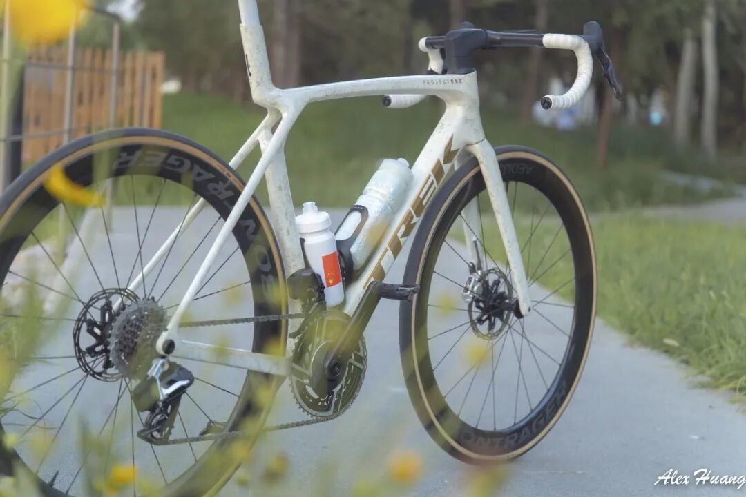 最值得买的顶级公路车?TREK 八代 Madone 评测 11 93b41c6c4946e7b0797c394c78d9d5a9dcc8e65448dc44ad5a180fc06c9741f8 article