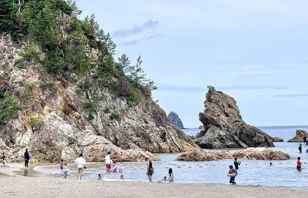 瑞风号专程停靠的鸟取隐世米其林餐厅 无人小站旁海景意大利面 22 ▲▼鳥取岩美Al Mare義大利餐廳與東濱海岸。(圖/《小虎食夢網》授權提供)