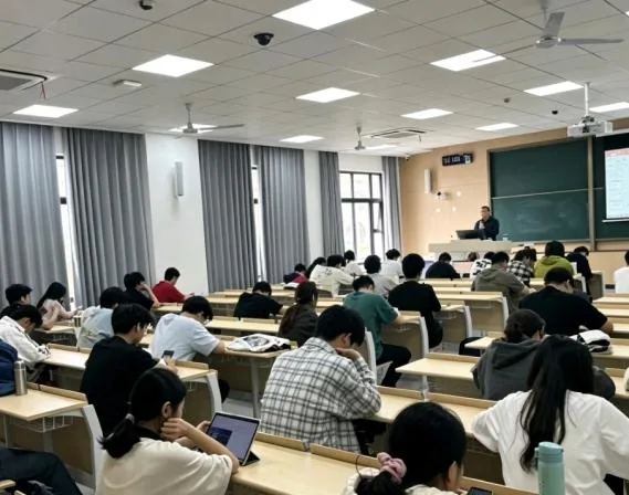 Z世代民族志|“纸笔回潮”:数字时代大学生的学习媒介选择 5 97d49562edbf9ead15c747a4878fed569a8c7699df31bbd82ce85b311f33ac69 article
