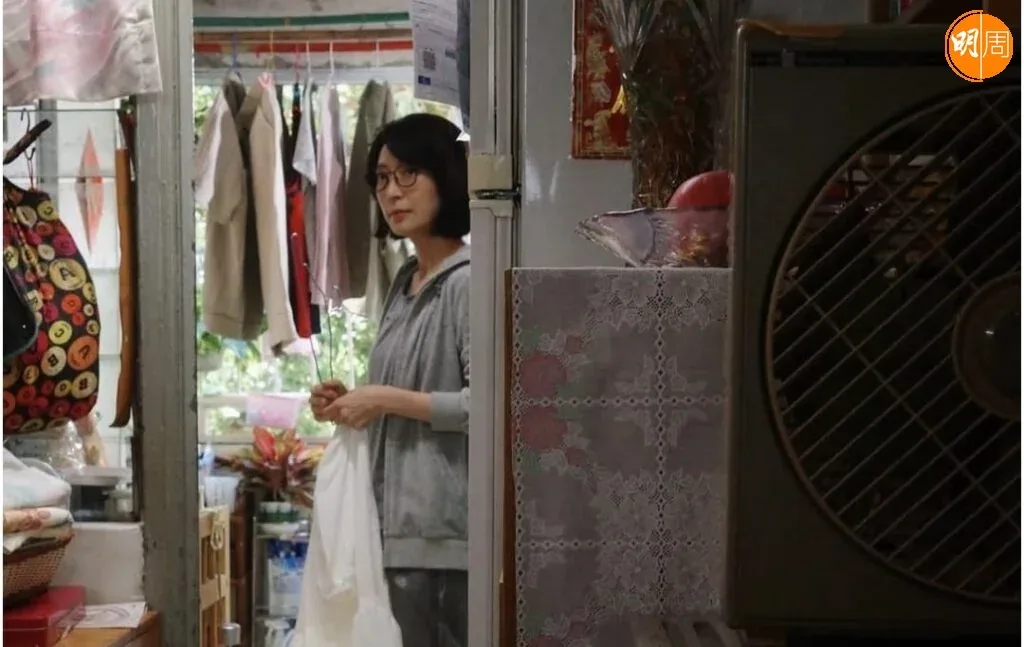 跳槽港视陷低谷 周家怡中年危机:常问经理人是否只能演妈妈角色│封面故事 5 a24bba32f7f9fe9aeddd56add9b4eb75ac2ae1d8ae99b9594947e0551b0d6382 article