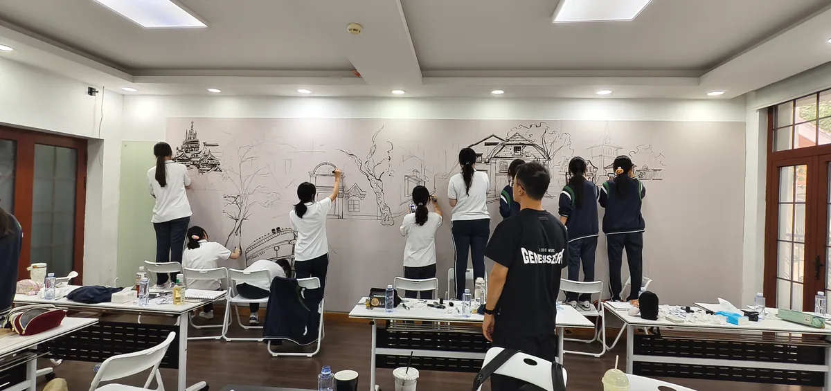 芬兰设计专家带15名学生与AI机器人 合绘12米上海墙绘 1 a2ceb933df69efec3600112903f46983cd75dac9e3ee54cc22d2cb5c0276707c article