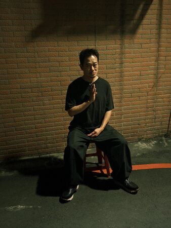 邓金煌与雷嘉汭离别戏憋笑 泪水口水齐滴脸尴尬爆 2 ▲鄧金煌參與《黑白清道夫》演出。(圖/什一影視提供)