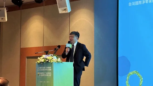台电董事长曾文生10月12日在台北的展前记者会上讲话
