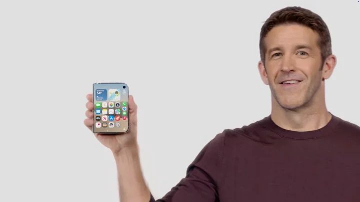 iPhone Duo首发上手 折叠屏重构iOS交互与屏幕体验 1 a9e93f8f7135f65f3db05d6a4ebd7f98c92e511f714321c519d1639c08141604 article