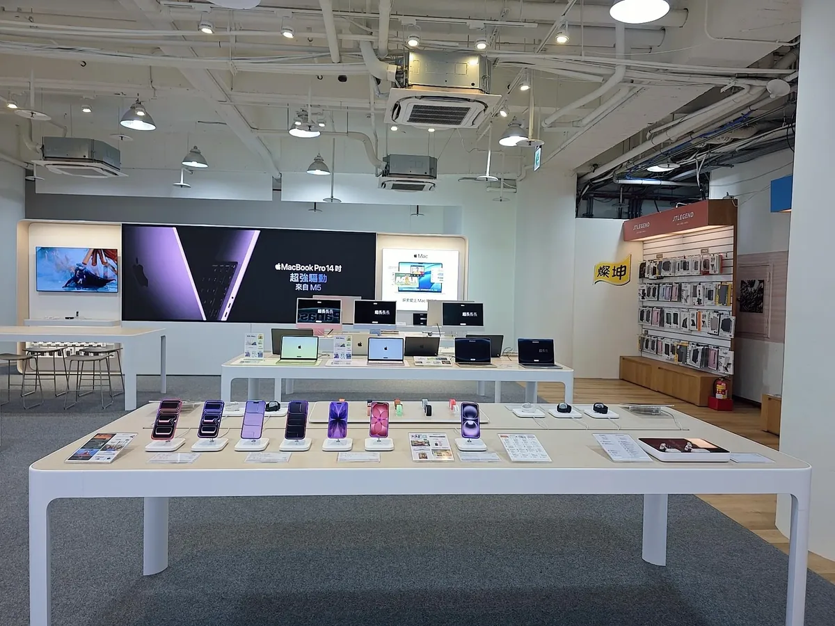 燦坤3C家電禮遇Surpass會員優先卡位預購iPhone Duo，將於10月16日晚間8點正式於燦坤線上購物開放預購。（燦坤提供）